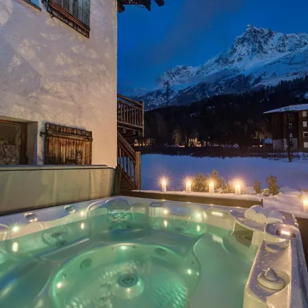 Alpine Luxury Chalet In 木屋